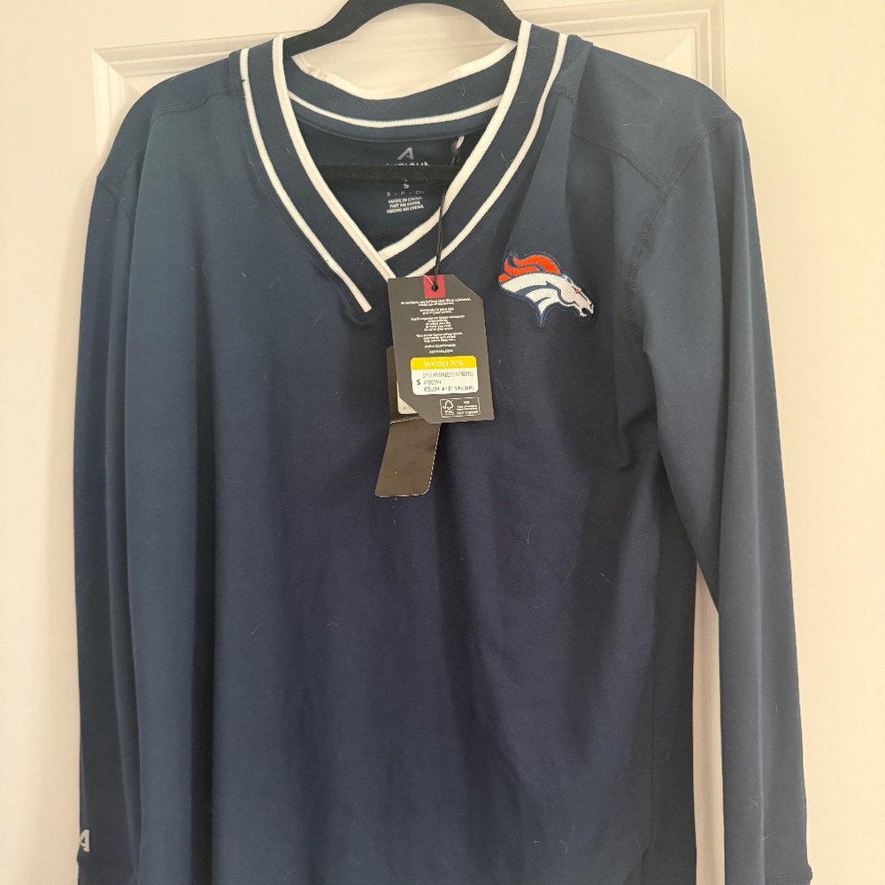 Antigua Denver Broncos Women’s Long Sleeve V-Neck Top NWT Size Small